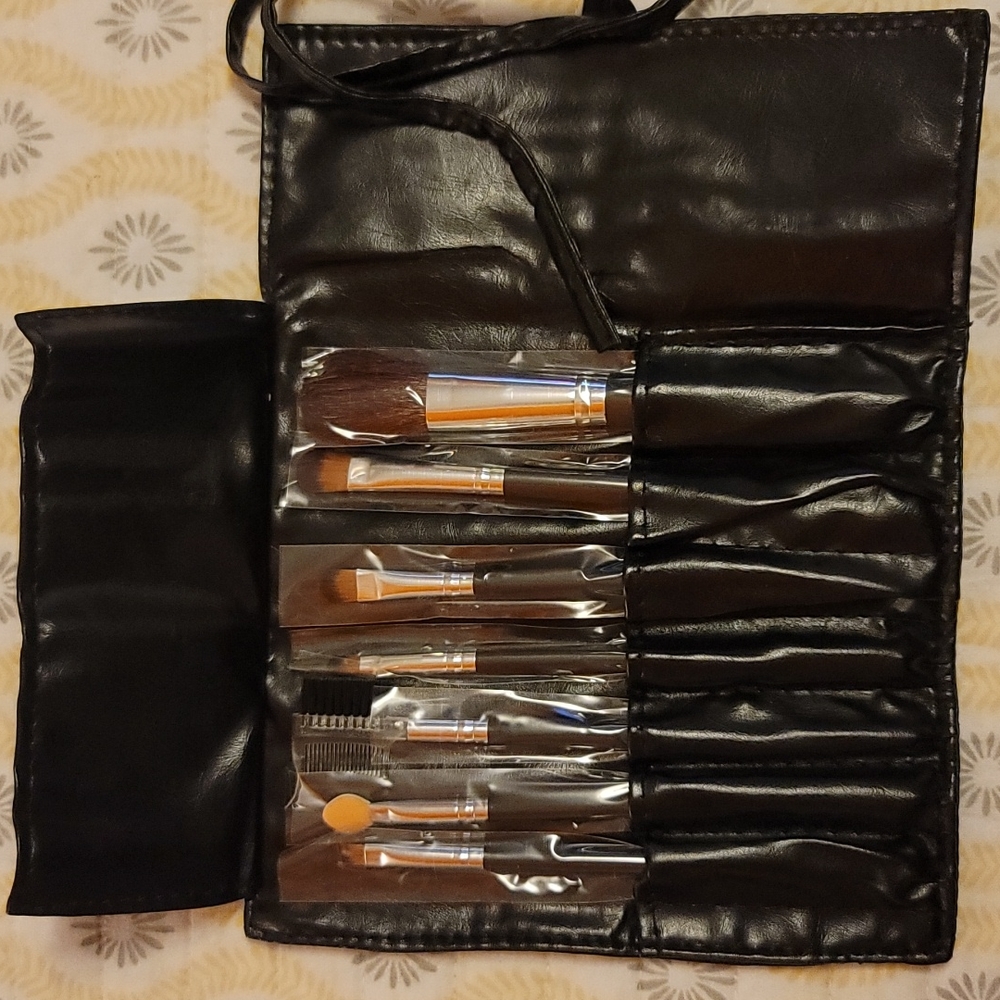 Dollface 7 Piece Deluxe Professional Brush Set Travel